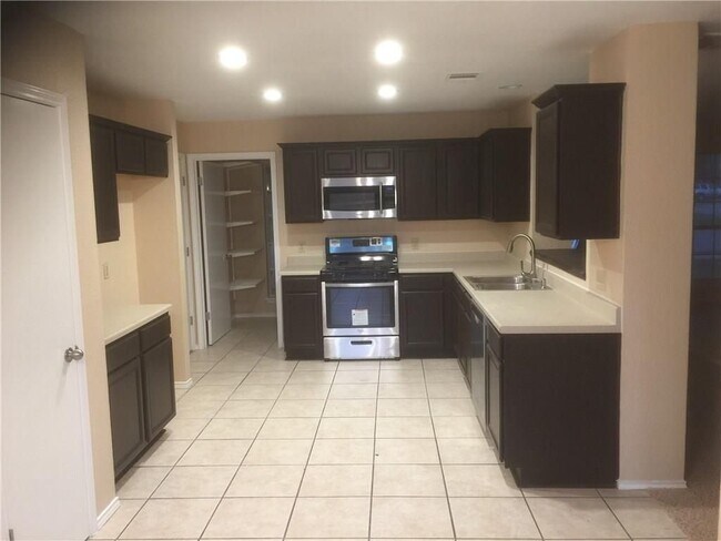 Building Photo - 2205 Wisteria Way