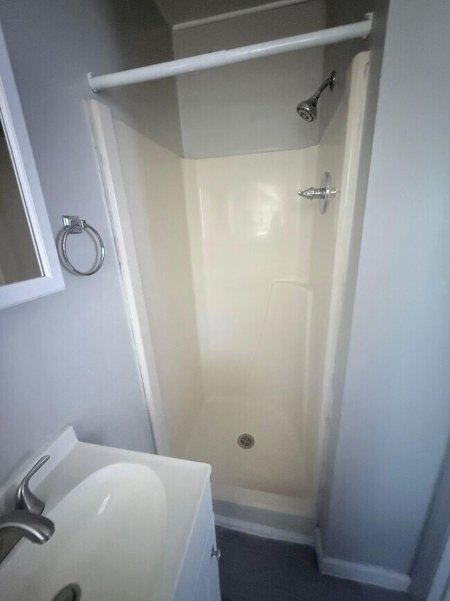 Building Photo - 110 Brown St