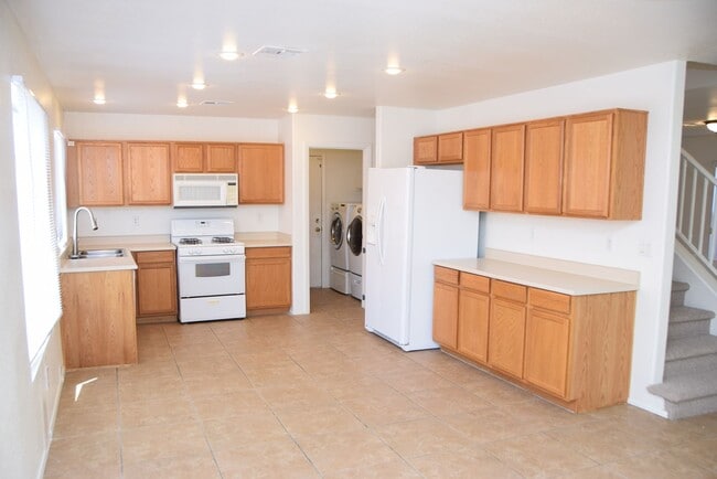 Building Photo - SUMMERLIN - 2 STORY HOME