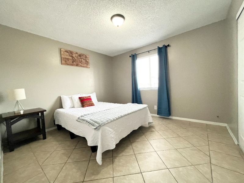 Building Photo - 429 Longtree Ave