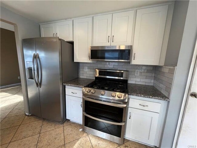 Building Photo - Pool Home with RV Parking