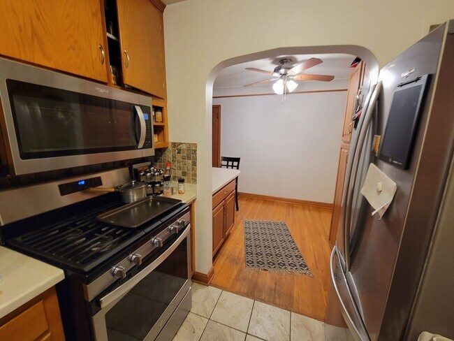 Building Photo - 3bd/2ba Mpls House with Optional 3rd Bd & ...