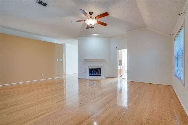 Building Photo - 2701 Chatsworth Dr