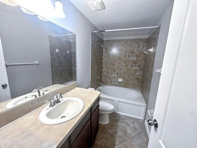 Building Photo - 9872 Trumpet Vine Loop