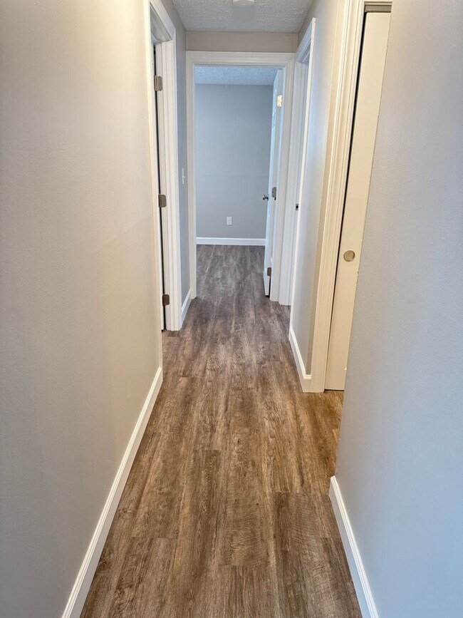 Building Photo - 309 Lesher Dr