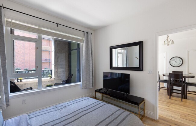 Building Photo - 530 K St