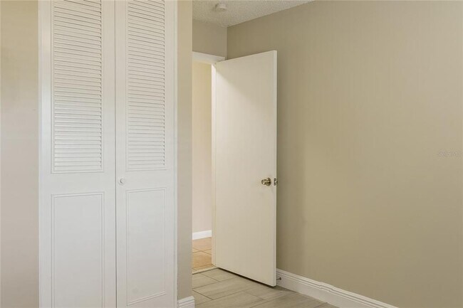 Building Photo - 7130 Chaucer Ln