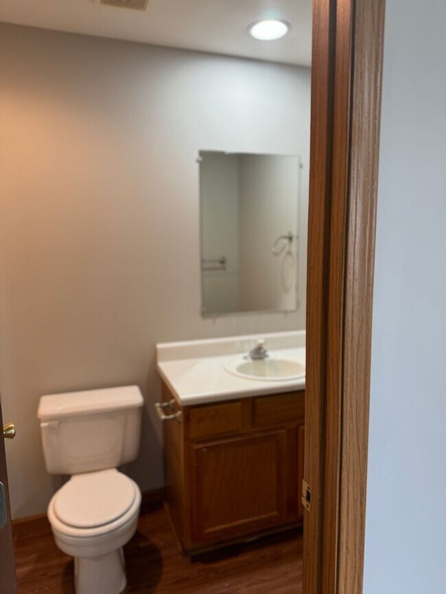 Building Photo - 3 Bedroom Home Strafford, Missouri