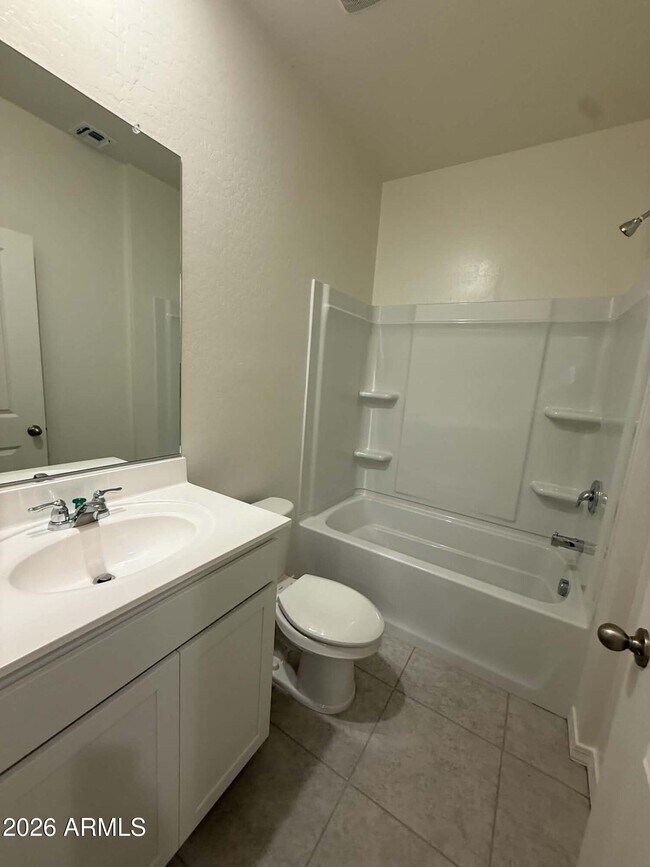 Building Photo - 2073 Driftwood Dr