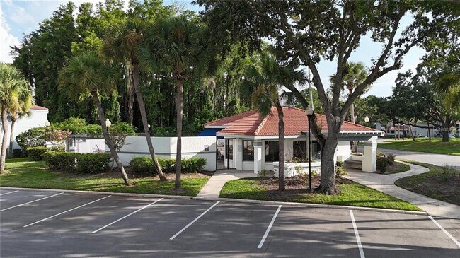 Building Photo - 4702 Sutton Terrace