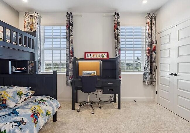 Building Photo - 2340 Woodside Way