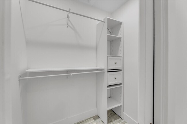 Building Photo - 616 3rd Key Dr