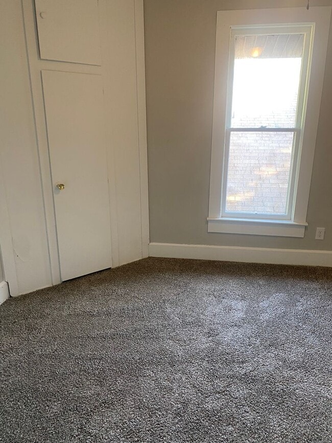 Building Photo - 625-627 S 10th Street