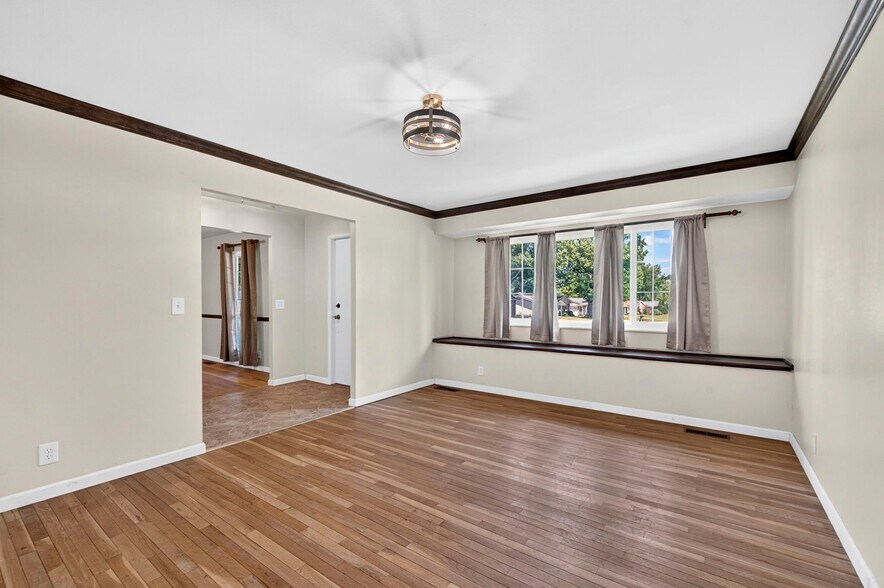 Building Photo - 3145 Matlock Dr