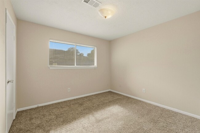 Building Photo - 810 Sunnybrook Ln