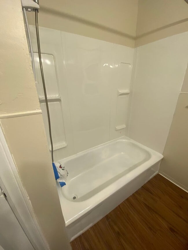 Building Photo - 3112 S Vermont Ave