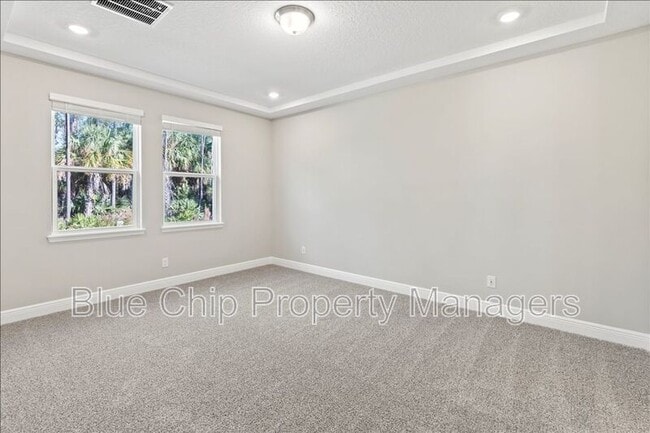 Building Photo - 1229 Pampus Dr