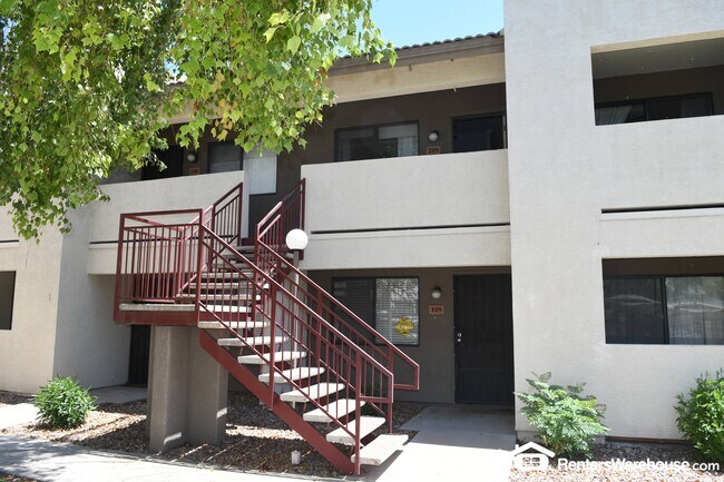 Building Photo - 3301 E Earll Dr