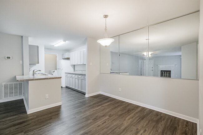 Building Photo - 10837 Braes Bend Dr