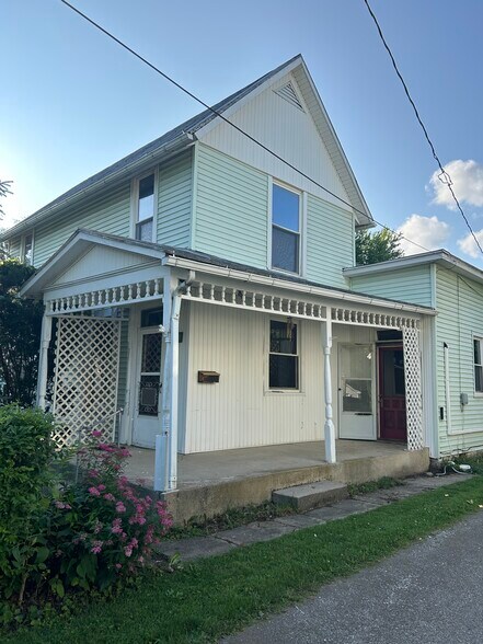 Front of house - 214 Ash Ave