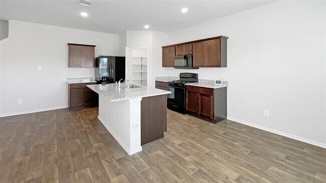 Building Photo - 112 Skipping Stone Ln