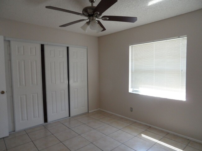 Building Photo - 2-Bed, 2-Bath Condo in Coral Springs!