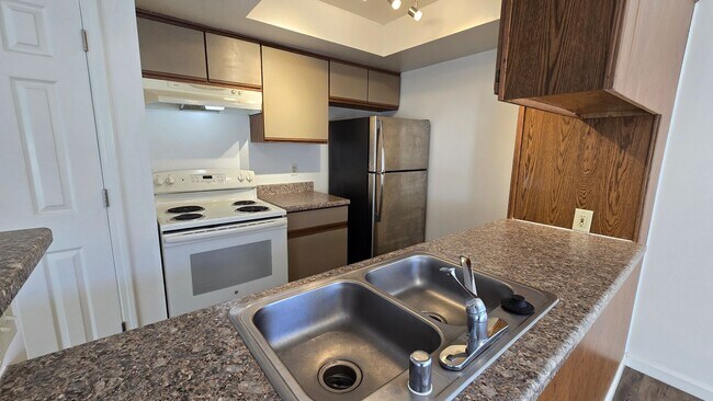 Building Photo - 247 Cheney St