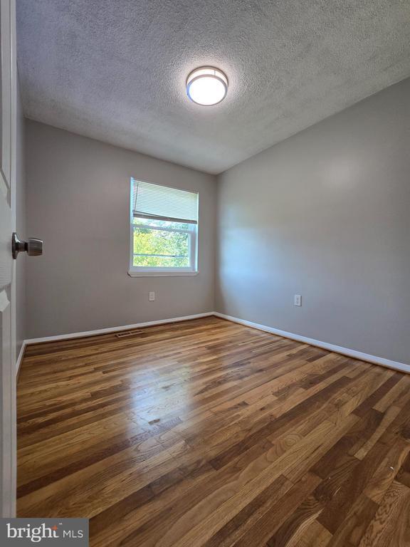 Building Photo - 712 Mansfield Rd