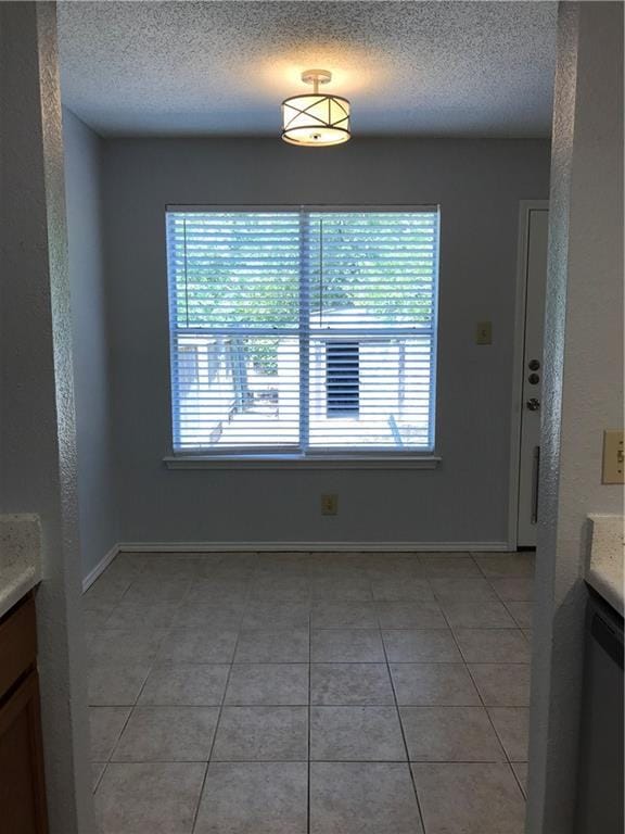 Building Photo - 5908 Parkwood Dr