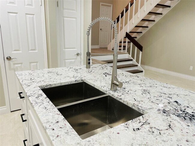 Building Photo - 3307 Golden Trails Dr