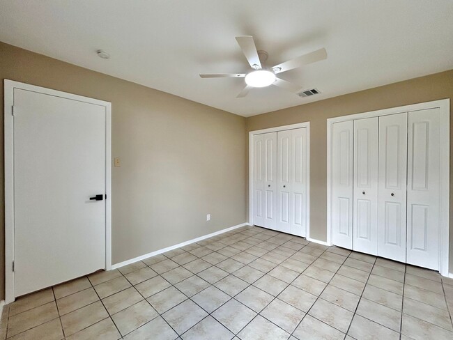 Building Photo - 510 Greenlawn Blvd