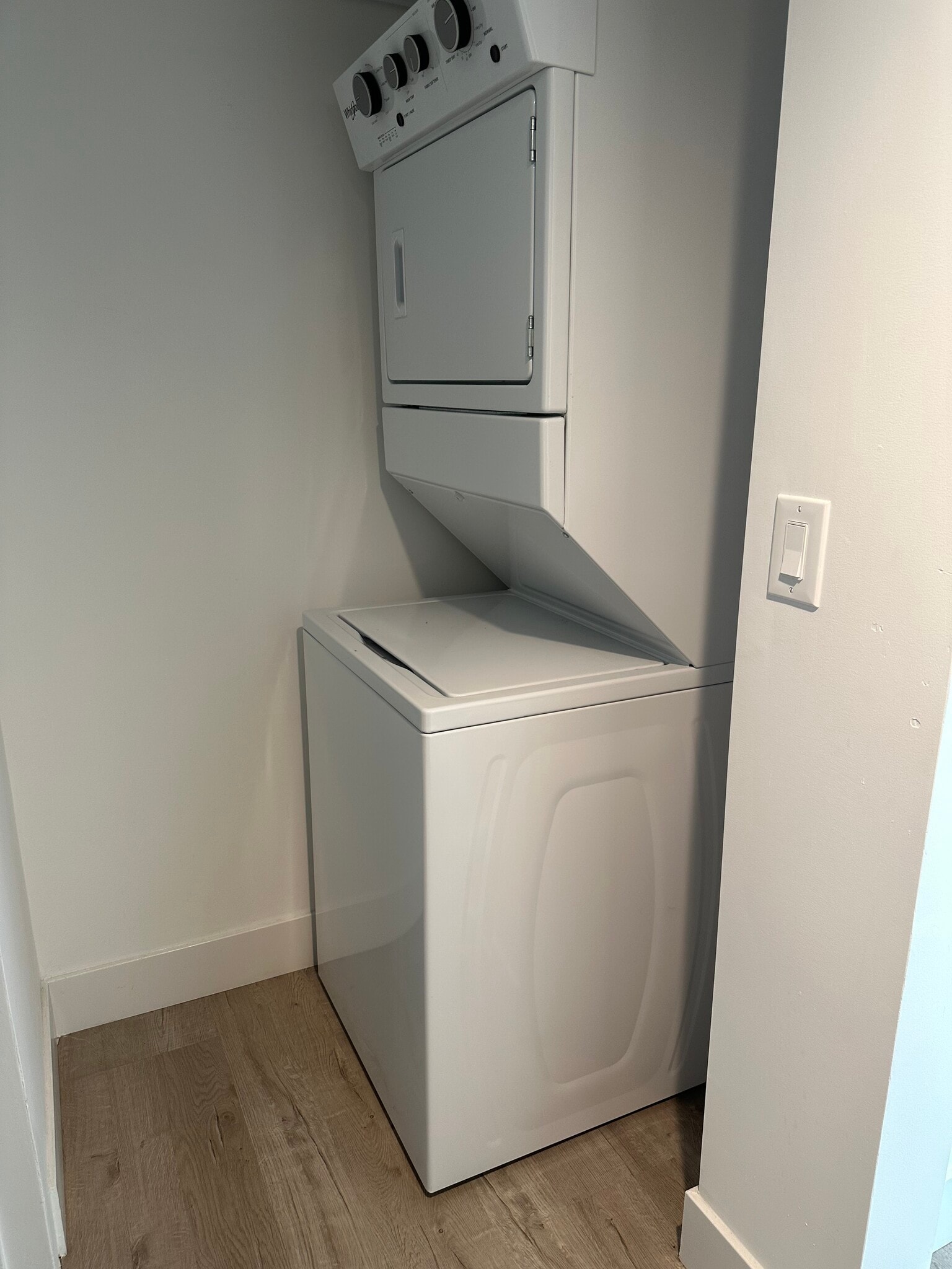 Building Photo - 465 S Le Doux Rd