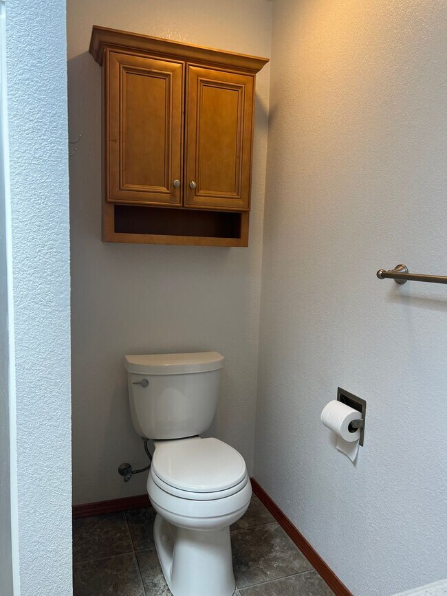 Building Photo - 3 bedroom 2.5 bathroom Home in Lake Steven...