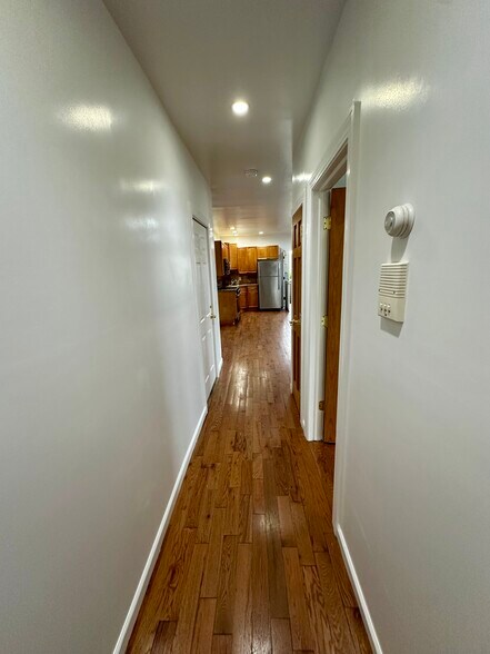 Building Photo - 37 Independence St