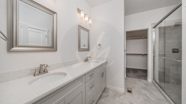 Building Photo - Westside End Unit Townhouse