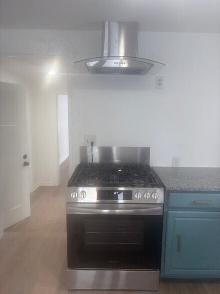 Building Photo - 608 Ridge Rd