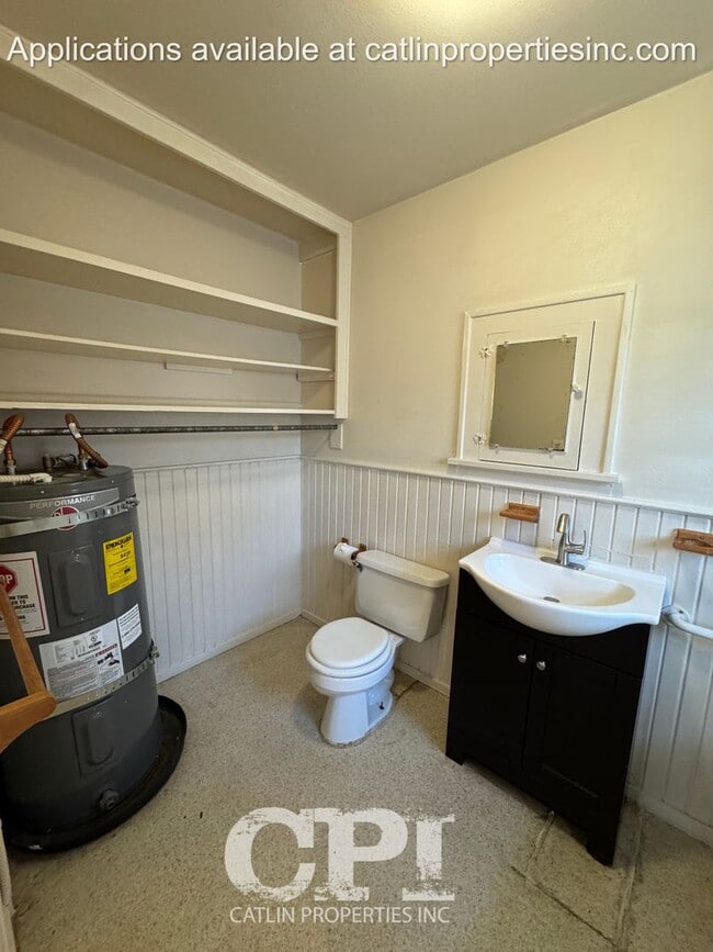 Building Photo - MOVE IN SPECIAL- $99 FIRST MONTH RENT!