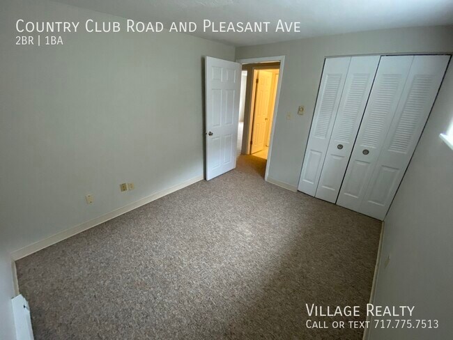 Building Photo - 617 Country Club Rd