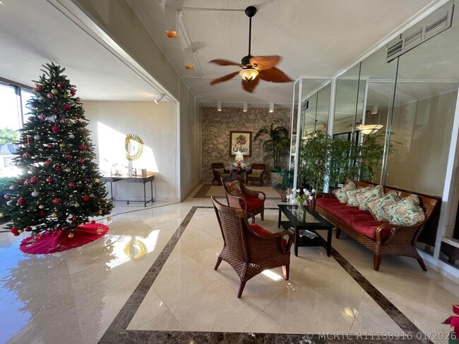 Building Photo - 5600 N Flagler Dr