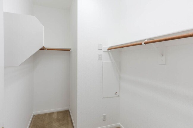 Building Photo - 3 Bedroom Summerlin South Beauty