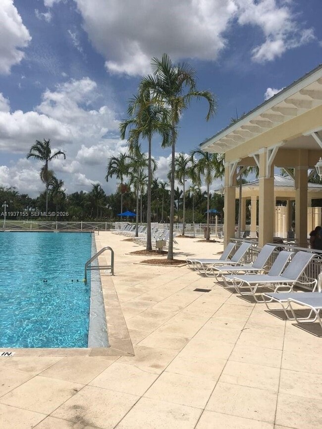 Building Photo - 230 SE 29th Ave