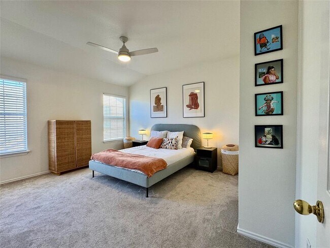 Building Photo - 16100 S Great Oaks Dr