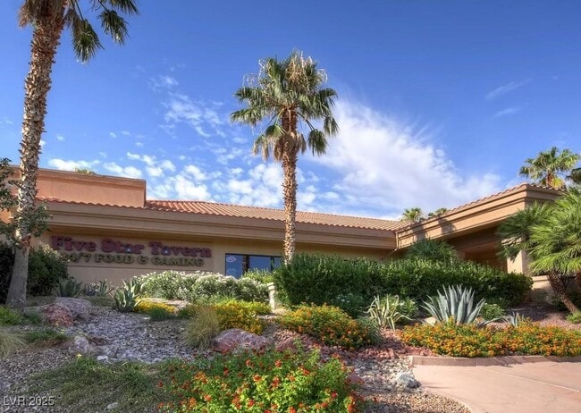 Building Photo - 2636 Highvale Dr