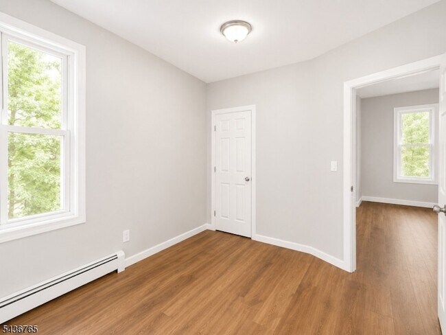 Building Photo - 427 Totowa Ave