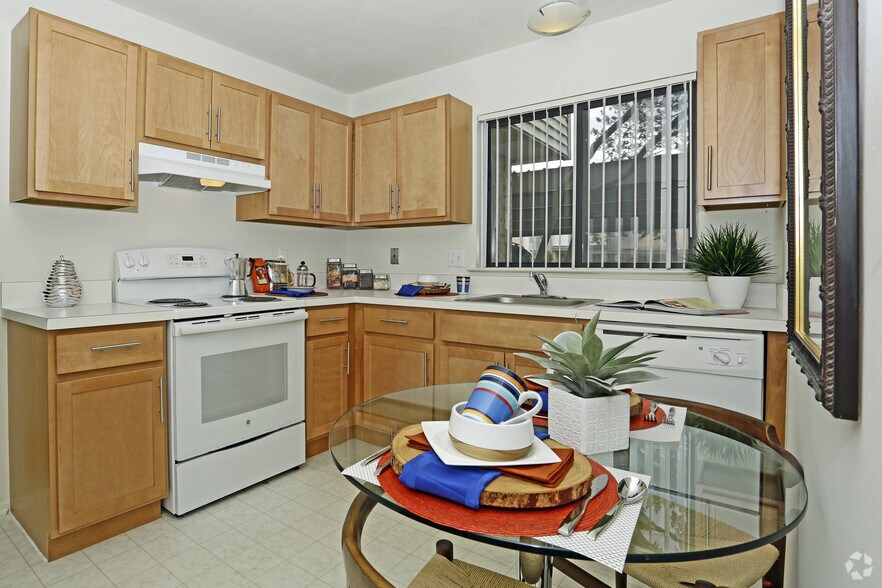 Fairmont Park Apartments Farmington Hills, MI Apartment Finder