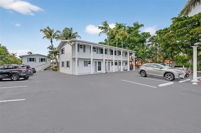 Building Photo - 1821 Middle River Dr