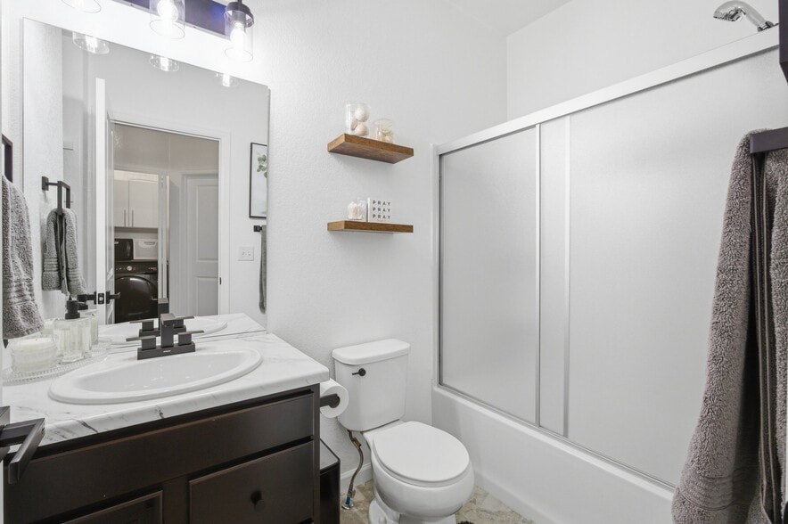 Building Photo - 782 S Settlers Dr
