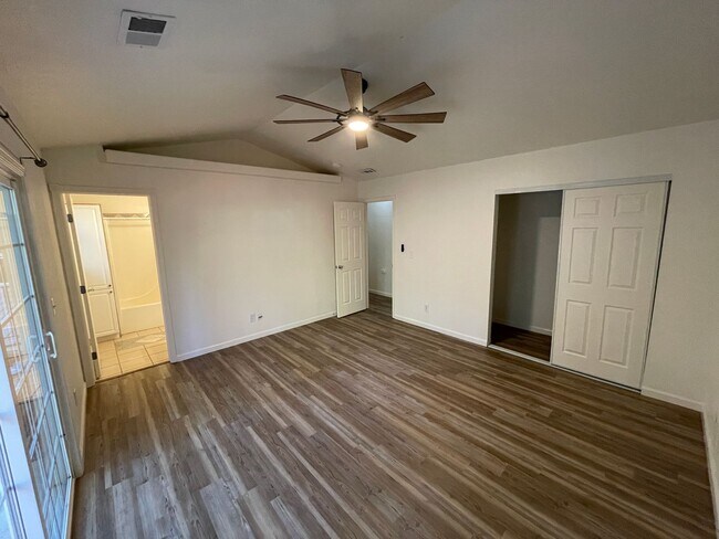 Building Photo - 14772 Holmwood Dr