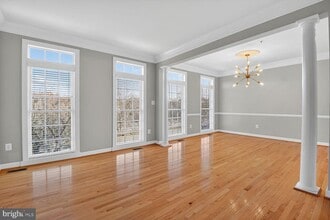 Building Photo - 6 Sharpstead Ln