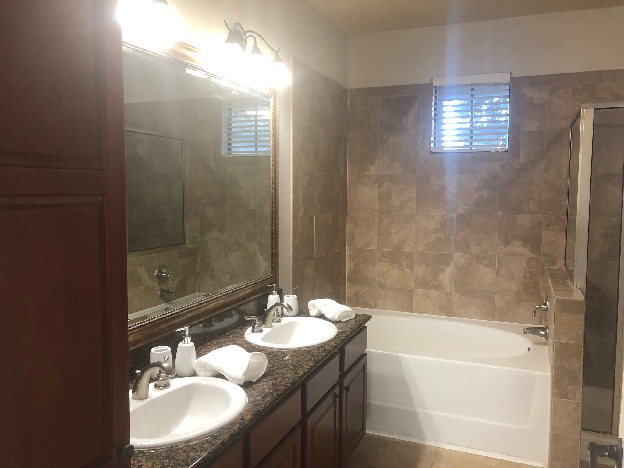 Master Bath - 914 Charo Pky